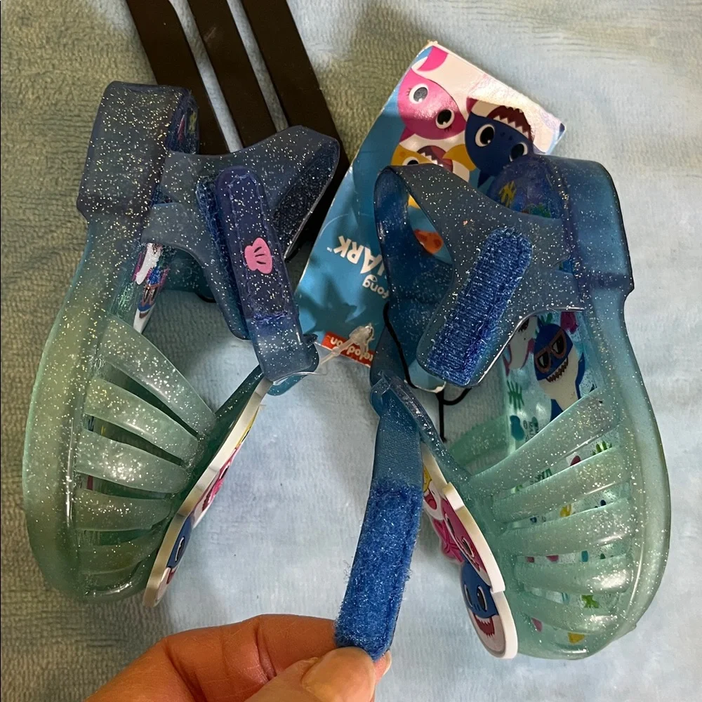 Baby Shark Jelly Sandals – Size 2 Infant (3-6 mo)– NEW WITH TAGS